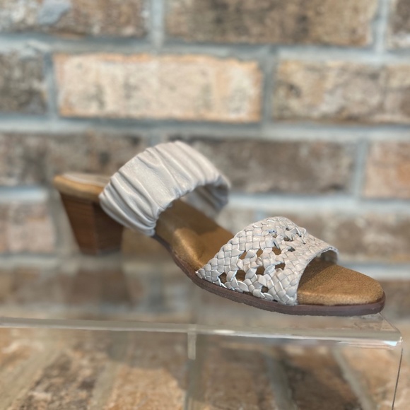 thumbnail image 2 of Trotters Women's Mae Heeled Sandal - Woven Elastic Strap Comfortable Shoes 2 of 9